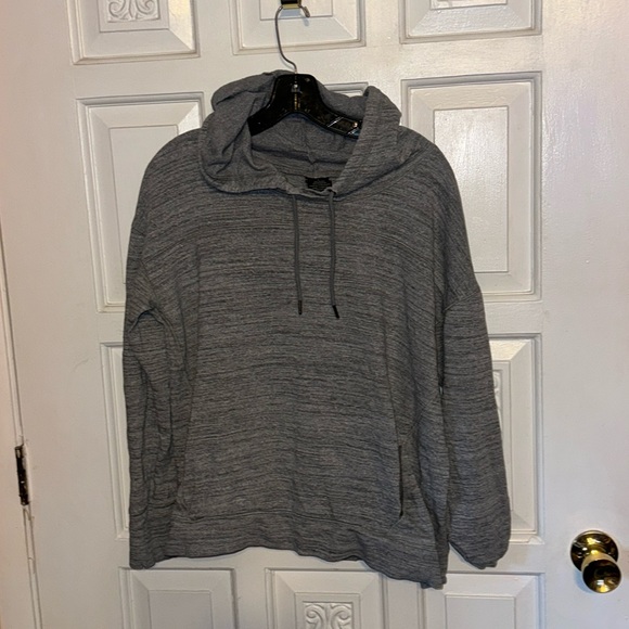 Gray Reebok Pullover Hoodie Size Large - Picture 1 of 9
